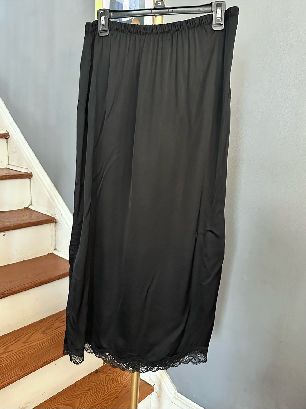 Aerie black midi slip skirt in size Large - Picture 2 of 6